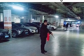 强化消防技能 筑牢安全防线——金州新天地开展灭火器实操培训