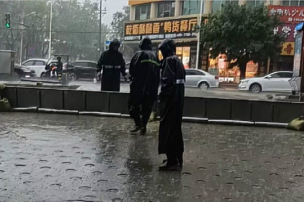 台风来袭严部署，金州新天地安管部筑牢防汛安全防线